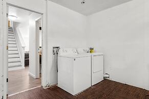 Oasis w Huge Pool & BBQ Patio