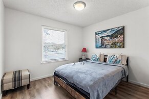 Oasis w Huge Pool & BBQ Patio