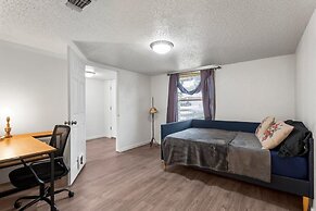 Oasis w Huge Pool & BBQ Patio