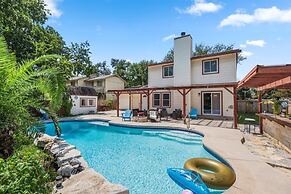Oasis w Huge Pool & BBQ Patio