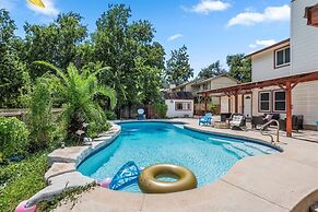 Oasis w Huge Pool & BBQ Patio