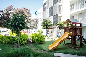 Poliforum Modern 2BR Modern Apartment