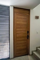 Cozy Apartment for 4 Guests with Parking