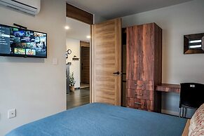 Cozy Apartment for 4 Guests with Parking