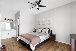 1BR Condo w Community Pool Near Domain