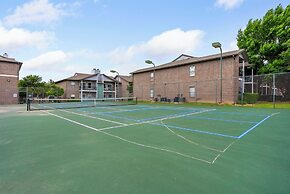 1BR Condo w Community Pool Near Domain