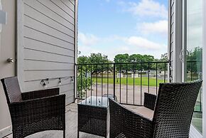 1BR Condo w Community Pool Near Domain