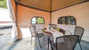 Gapeyong Fourseason Pet Glamping Caravan