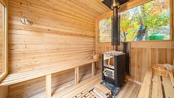 Gapeyong Fourseason Pet Glamping Caravan