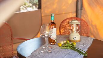 Gapeyong Fourseason Pet Glamping Caravan