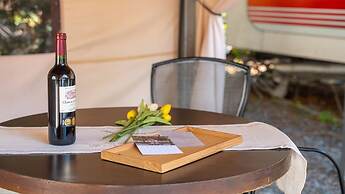 Gapeyong Fourseason Pet Glamping Caravan