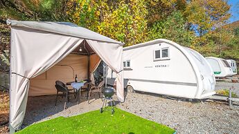 Gapeyong Fourseason Pet Glamping Caravan