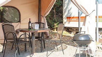 Gapeyong Fourseason Pet Glamping Caravan