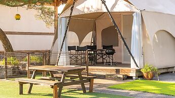 Gapeyong Fourseason Pet Glamping Caravan