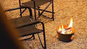 Gapeyong Fourseason Pet Glamping Caravan