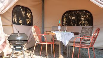 Gapeyong Fourseason Pet Glamping Caravan