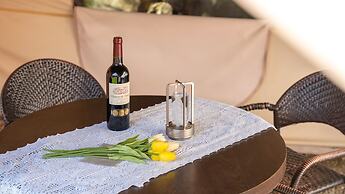 Gapeyong Fourseason Pet Glamping Caravan