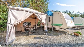 Gapeyong Fourseason Pet Glamping Caravan
