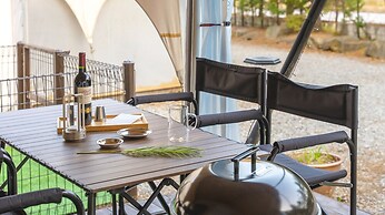 Gapeyong Fourseason Pet Glamping Caravan