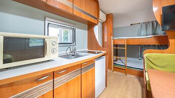 Gapeyong Fourseason Pet Glamping Caravan