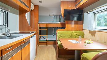 Gapeyong Fourseason Pet Glamping Caravan