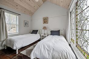 Renovated Grand Woodstock Barn