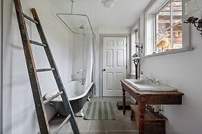 Renovated Grand Woodstock Barn