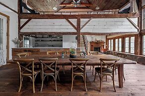 Renovated Grand Woodstock Barn