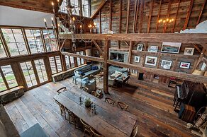 Renovated Grand Woodstock Barn