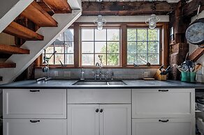 Renovated Grand Woodstock Barn