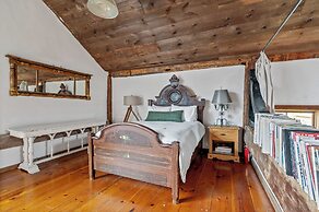 Renovated Grand Woodstock Barn