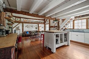 Renovated Grand Woodstock Barn