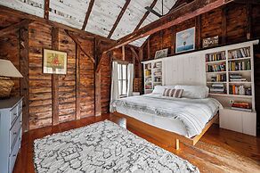 Renovated Grand Woodstock Barn