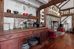 Renovated Grand Woodstock Barn