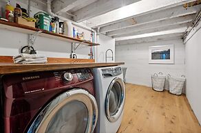 Renovated Grand Woodstock Barn