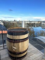 Central Penthouse With Private Rooftop Terrace