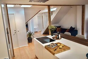 Central Penthouse With Private Rooftop Terrace