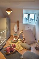 Central Penthouse With Private Rooftop Terrace