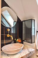 Central Penthouse With Private Rooftop Terrace