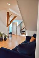 Central Penthouse With Private Rooftop Terrace