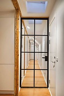 Central Penthouse With Private Rooftop Terrace