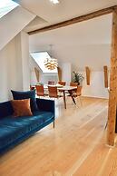 Central Penthouse With Private Rooftop Terrace