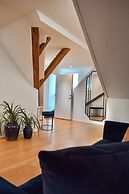 Central Penthouse With Private Rooftop Terrace