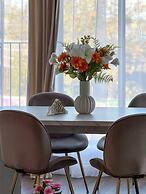 Elegant Spacious Luxury 2 bed Apartment Sleeps 6