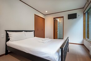 Furano Lodge 10 by H2 Life