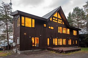 Furano Lodge 10 by H2 Life