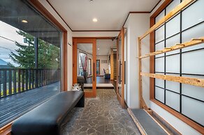 Furano Lodge 10 by H2 Life