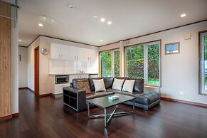 Furano Lodge 10 by H2 Life