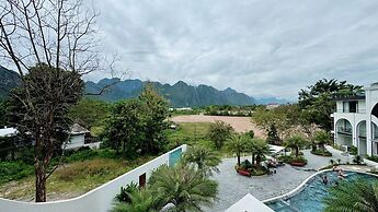 Sunrise Mountain View Resort