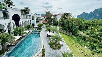 Sunrise Mountain View Resort